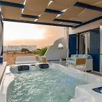 Cycladic In Парос