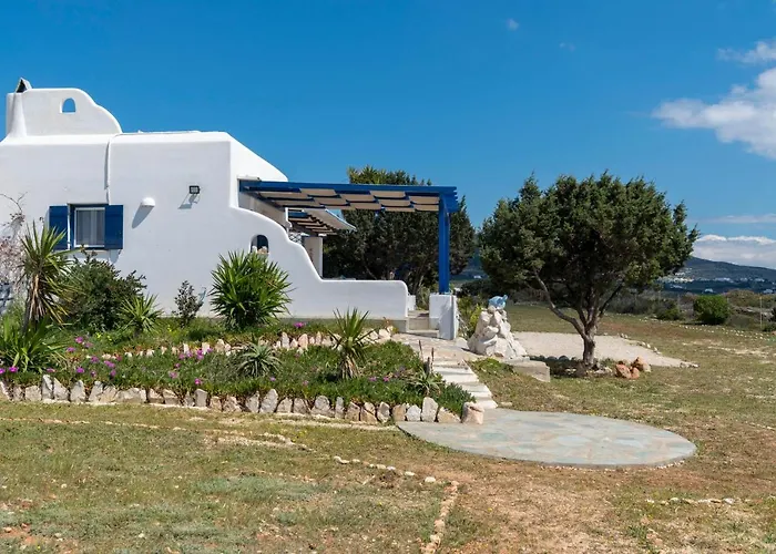 Cycladic In פארוס