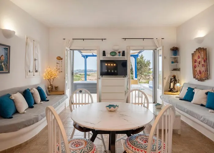 Cycladic In * פארוס